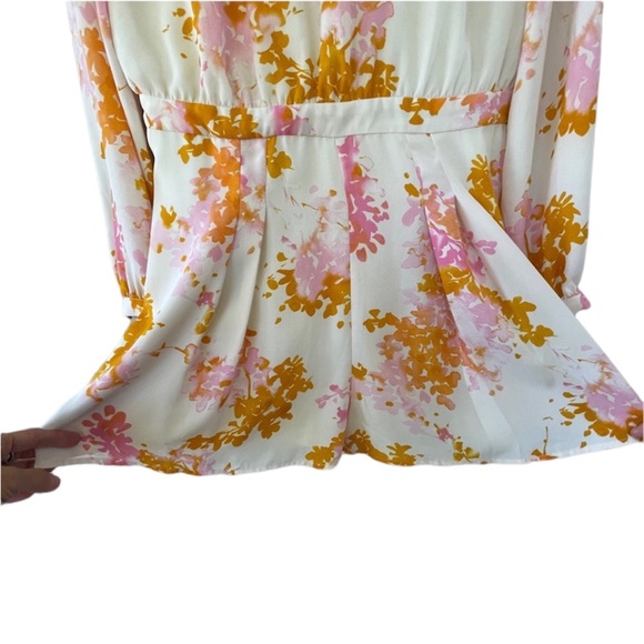 Paper Crown Anthropologie Muri Cream Multicolor Floral Romper Size M - Picture 12 of 15